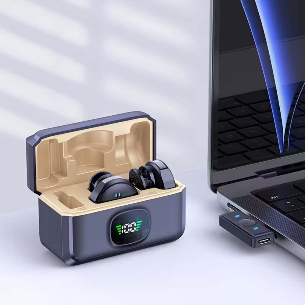 Q8 Wireless Magnetic Microphone with Charging Case – Type-C + iPhone OTG Clip-On Mic for Phone Recording